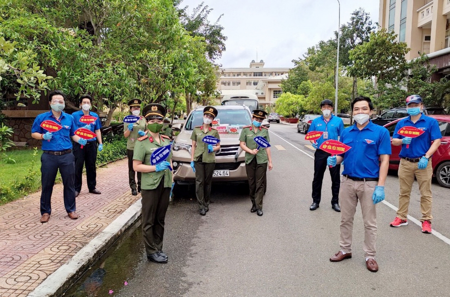 Người lao động DVK sẵn sàng tham gia nhiệt thành vào nhiều chương trình ASXH thiết thực, đẩy lùi dịch bệnh