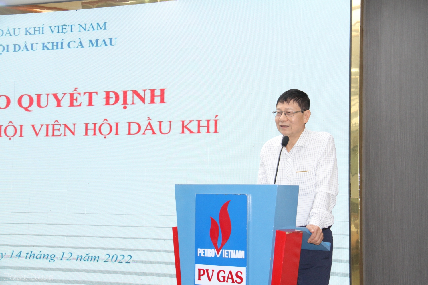 Thường trực Hội DKVN trao quyết định công nhận Hội viên tổ chức cho 03 đơn vị Khí – Điện – Đạm Cà Mau