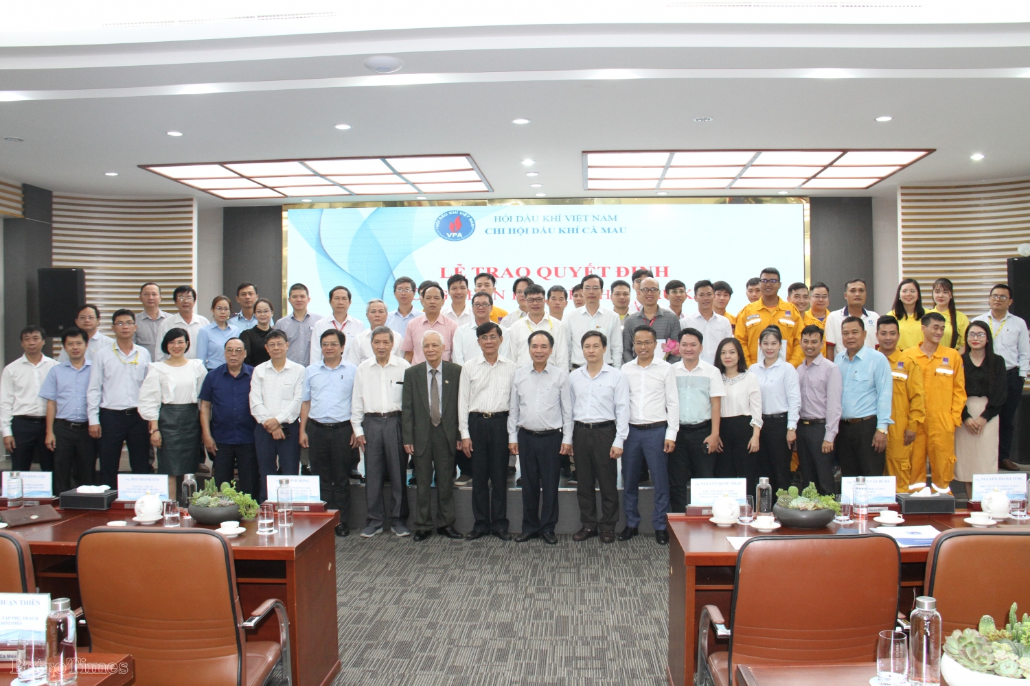 Thường trực Hội DKVN trao quyết định công nhận Hội viên tổ chức cho 03 đơn vị Khí – Điện – Đạm Cà Mau