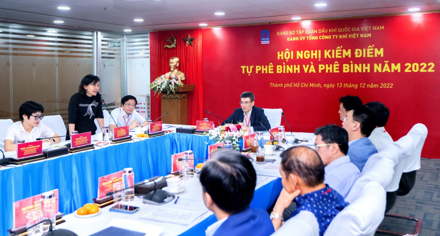 Đồng chí Bùi Thị Nguyệt, Ủy viên BTV - Chủ nhiệm UBKT Đảng ủy Tập đoàn phát biểu chỉ đạo Hội nghị