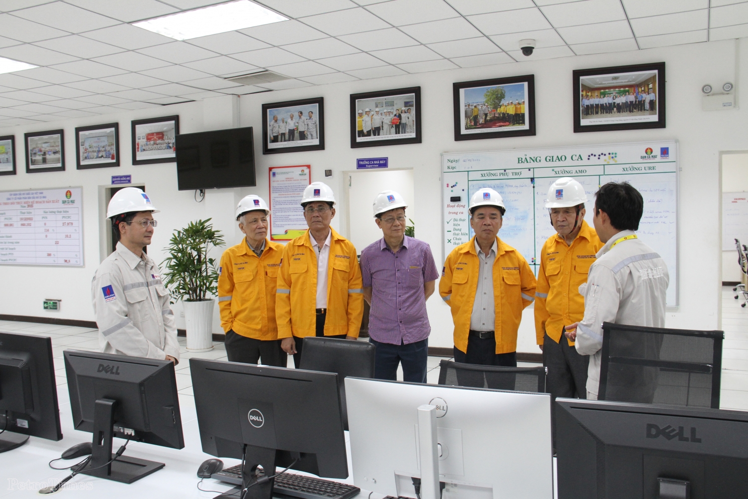 Thường trực Hội DKVN đi thực tế các công trình Dầu khí tại Cà Mau, Hậu Giang