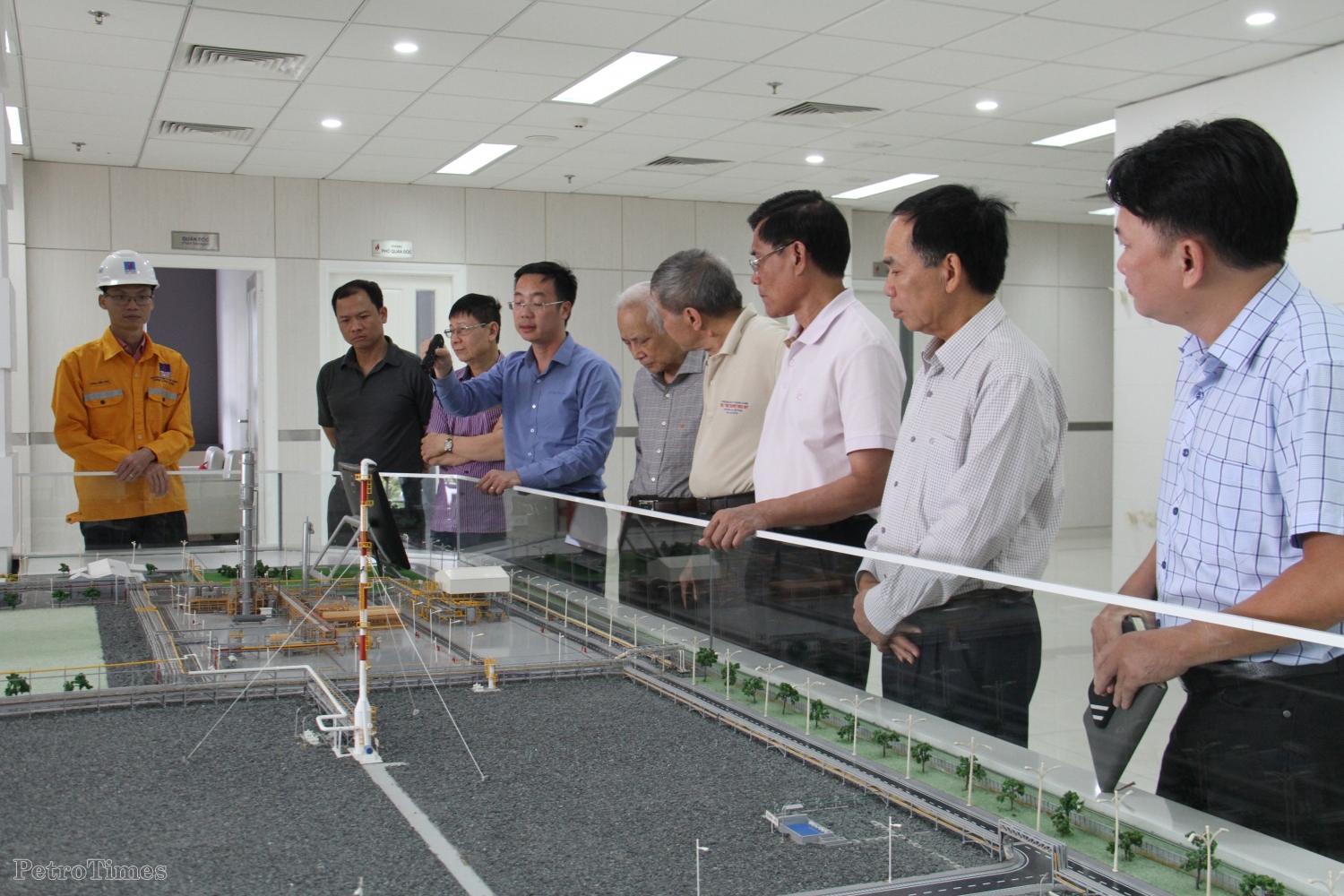 Thường trực Hội DKVN đi thực tế các công trình Dầu khí tại Cà Mau, Hậu Giang