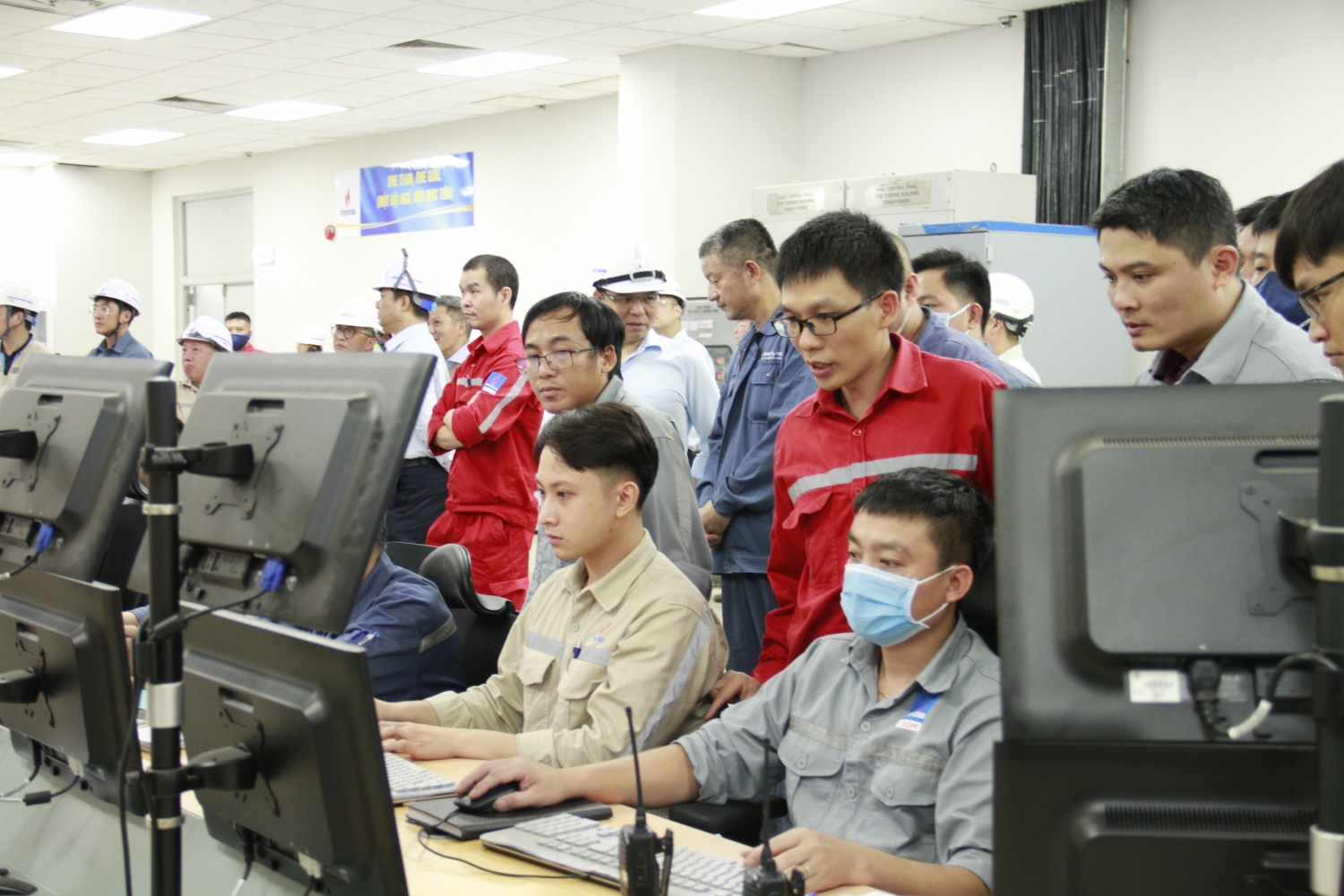 Chung tay chăm lo cho người lao động tại NMNĐ Thái Bình 2