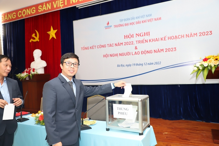 Trường Đại học Dầu khí Việt Nam vượt khó khăn về đích ấn tượng năm 2022