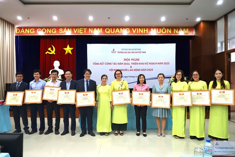 Trường Đại học Dầu khí Việt Nam vượt khó khăn về đích ấn tượng năm 2022