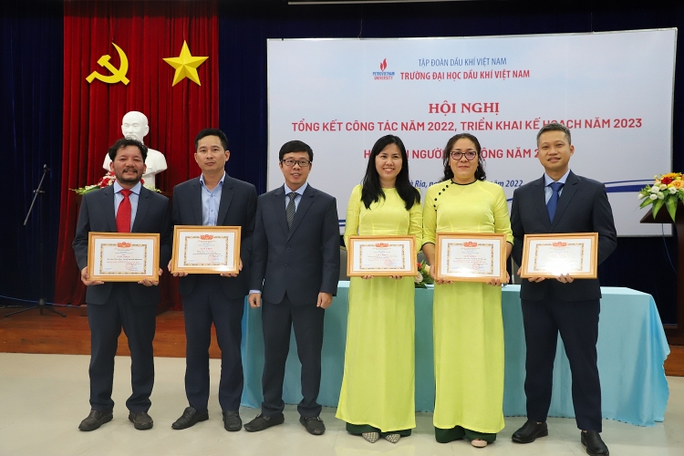Trường Đại học Dầu khí Việt Nam vượt khó khăn về đích ấn tượng năm 2022
