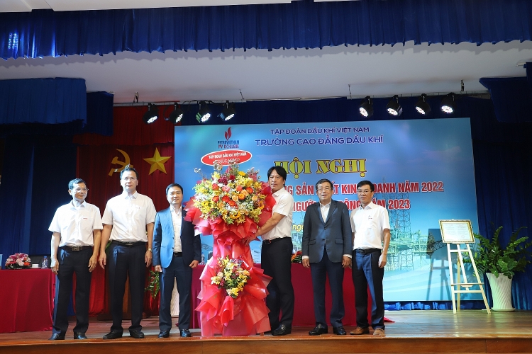 Trường Cao đẳng Dầu khí: Nâng cao chất lượng đào tạo - Khẳng định vị thế, góp phần vào sự phát triển của Petrovietnam