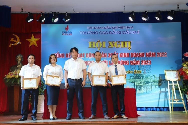 Trường Cao đẳng Dầu khí: Nâng cao chất lượng đào tạo - Khẳng định vị thế, góp phần vào sự phát triển của Petrovietnam