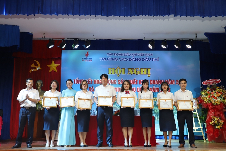 Trường Cao đẳng Dầu khí: Nâng cao chất lượng đào tạo - Khẳng định vị thế, góp phần vào sự phát triển của Petrovietnam