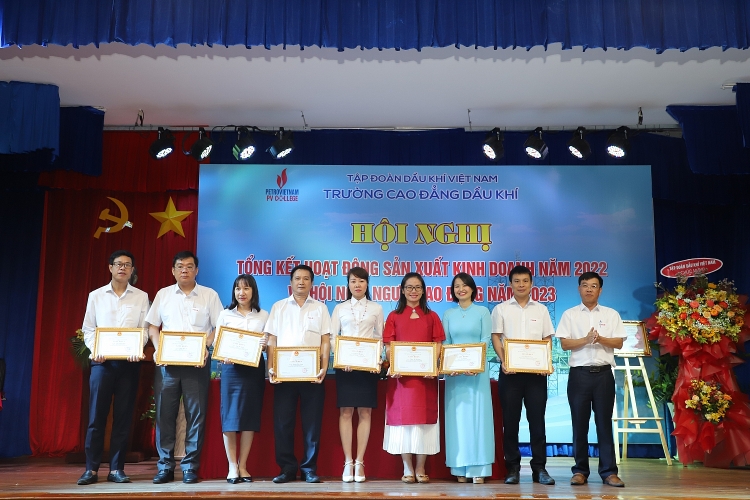 Trường Cao đẳng Dầu khí: Nâng cao chất lượng đào tạo - Khẳng định vị thế, góp phần vào sự phát triển của Petrovietnam