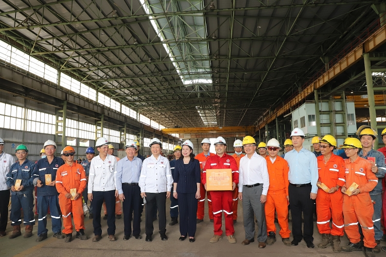 Phó Chủ tịch nước Võ Thị Ánh Xuân thăm, làm việc với Vietsovpetro và động viên CBCNV Dầu khí