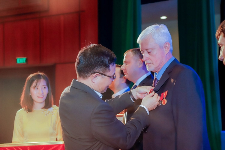 Vietsovpetro đạt thành tích đặc biệt ấn tượng, góp phần quan trọng vào thành công chung của Petrovietnam