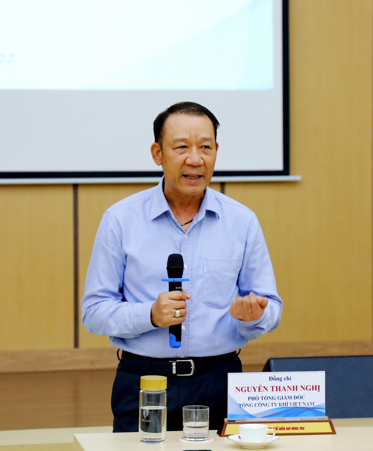 Đồng chí Nguyễn Thanh Nghị, Ủy viên BCH Đảng bộ, Phó Tổng giám đốc PV GAS, Nguyên Chủ tịch Hội CCB PV GAS phát biểu chia sẻ về công tác hội