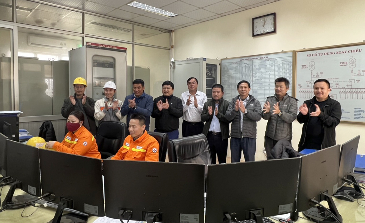 Đóng điện Dự án đường dây 220kV Bắc Giang - Lạng Sơn