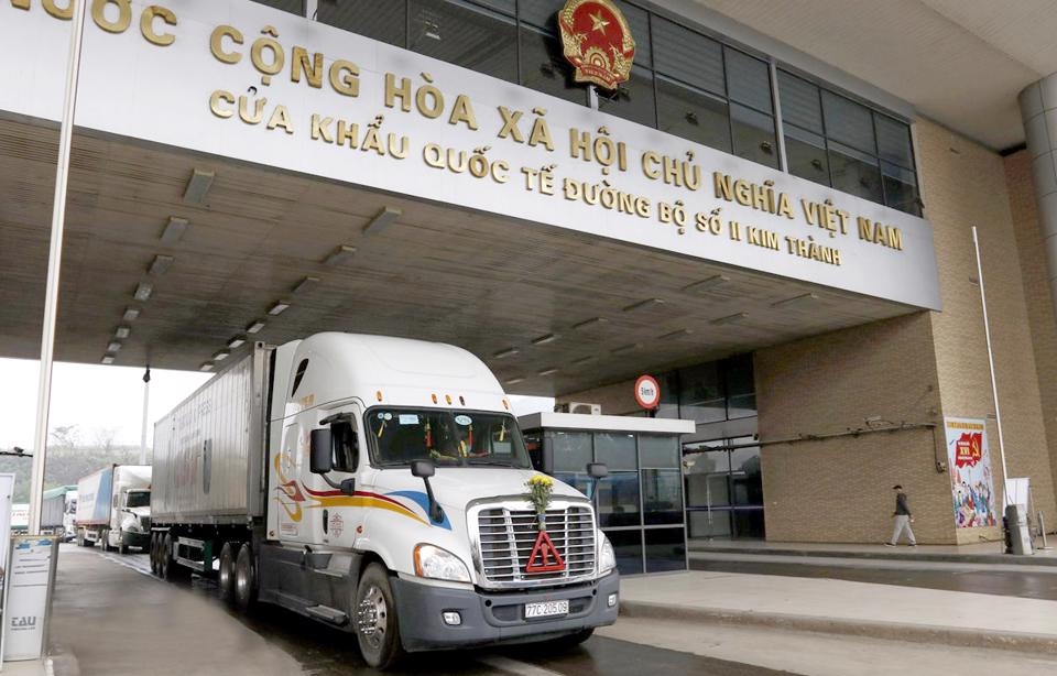 Tin tức kinh tế ngày 8/1: Trung Quốc chính thức mở cửa biên giới sau gần 3 năm