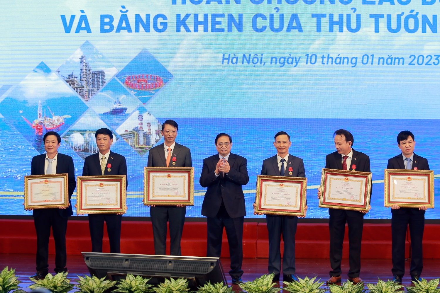 PVEP có 3 cá nhân vinh dự đón nhận Huân chương Lao động