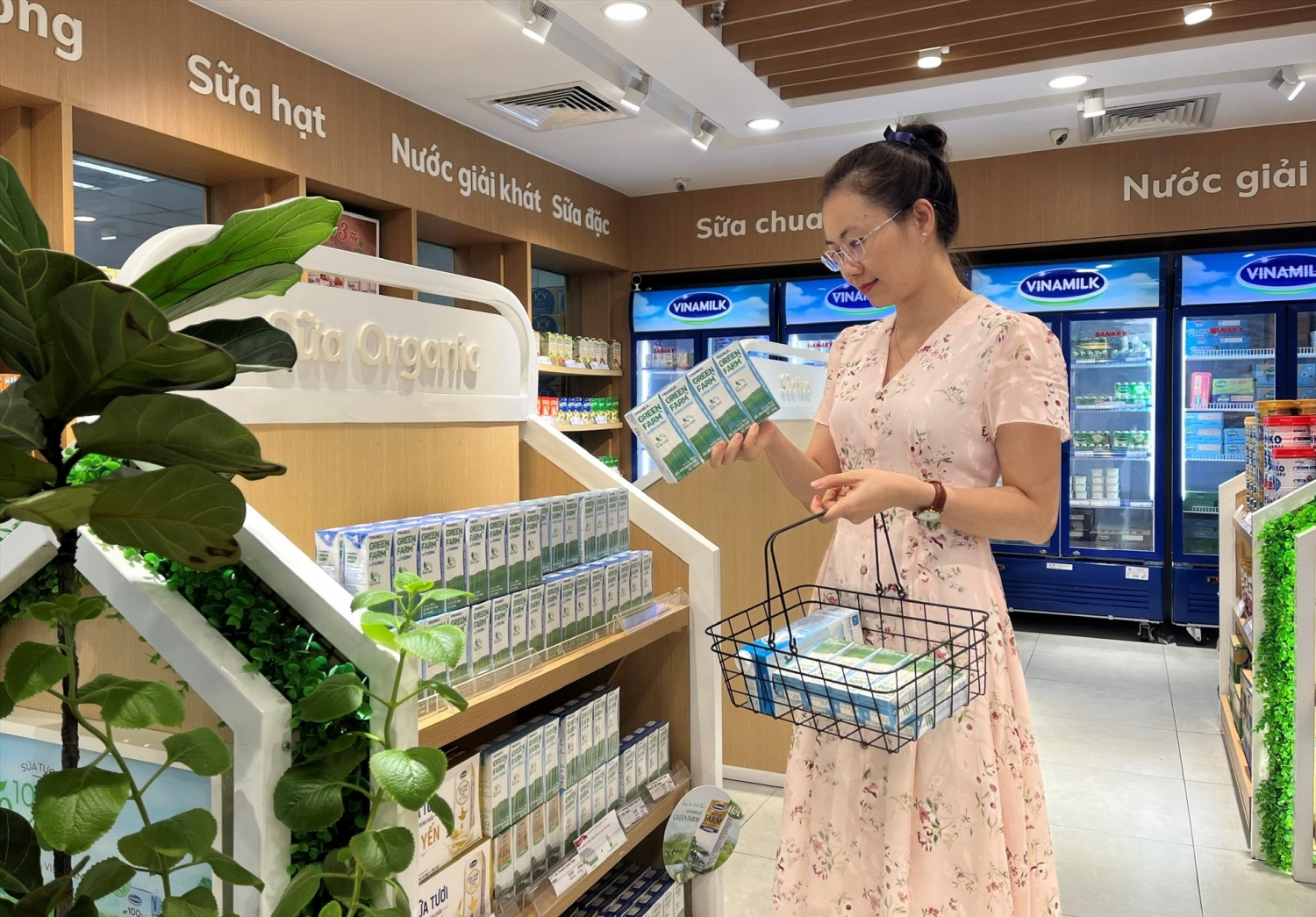 Nhu cầu tiêu dùng các sản phẩm sữa tươi xanh – sạch của người tiêu dùng ngày càng mạnh mẽ Nhu cầu tiêu dùng các sản phẩm sữa tươi xanh – sạch của người tiêu dùng ngày càng mạnh mẽ