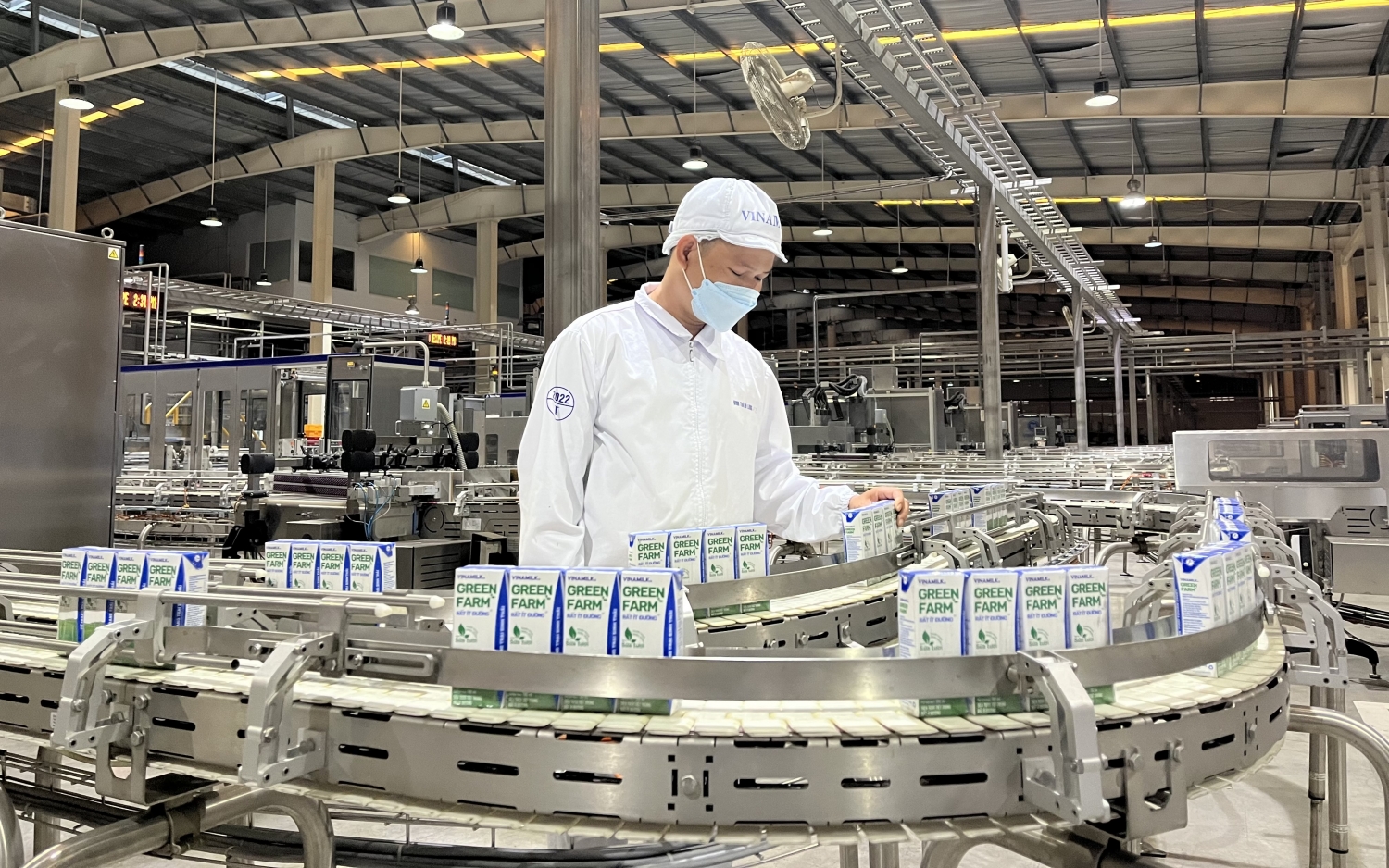 Vinamilk có sản phẩm sữa tươi đầu tiên trên thế giới được chứng nhận từ tổ chức Clean Label Project của Mỹ Vinamilk có sản phẩm sữa tươi đầu tiên trên thế giới được chứng nhận từ tổ chức Clean Label Project của Mỹ