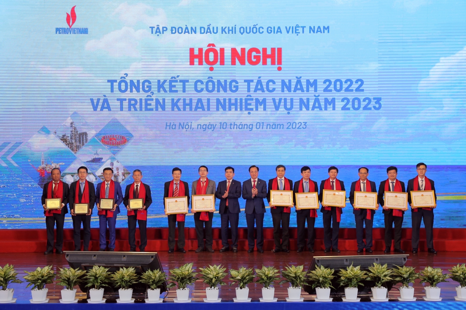 Vietsovpetro nhận các danh hiệu tiêu biểu cho thành tích năm 2022