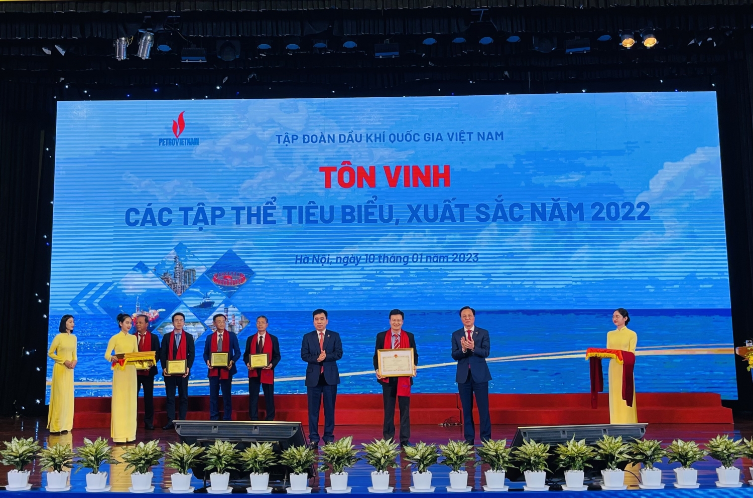 Vietsovpetro nhận các danh hiệu tiêu biểu cho thành tích năm 2022