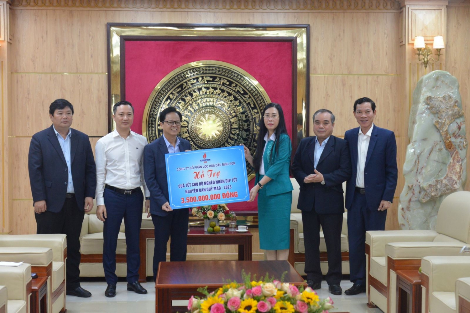 BSR hỗ trợ Quảng Ngãi 3,5 tỷ đồng trao quà Tết cho người nghèo