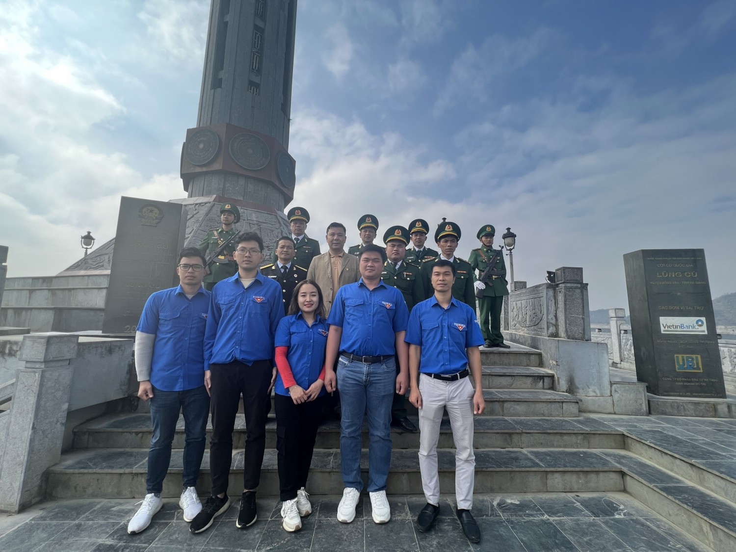 Đoàn Công ty PPS đã tổ chức Lễ chào cờ tại cột cờ Quốc gia Lũng Cú và tham quan tại mốc biên giới cực bắc của Tổ quốc. 
