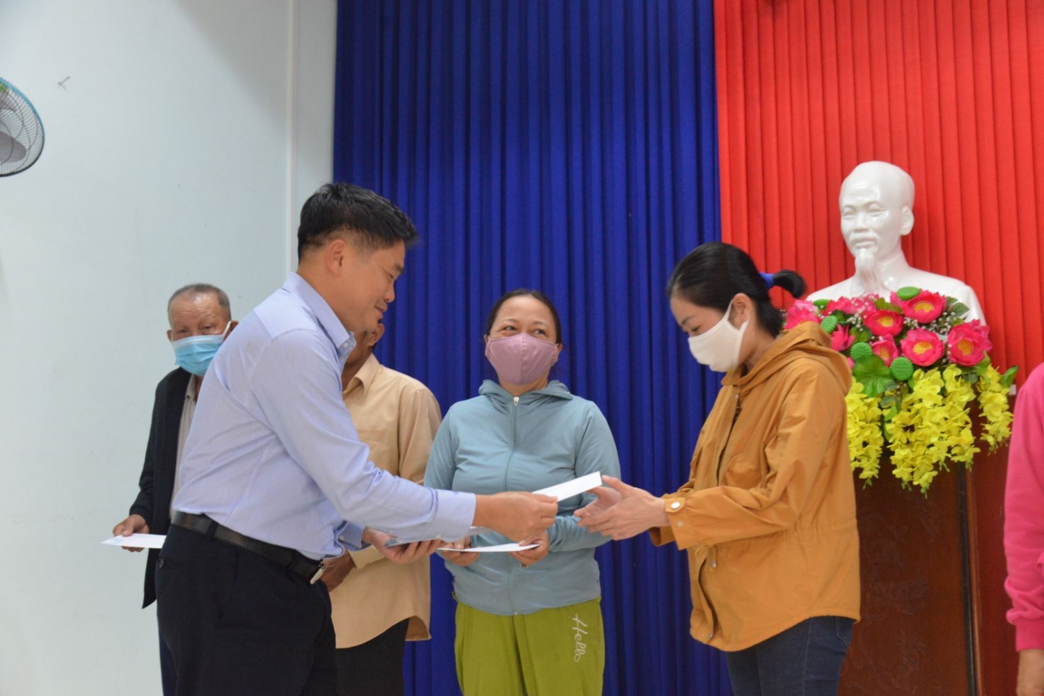 BSR tổ chức nhiều chương trình trao quà Tết cho người dân có hoàn cảnh khó khăn tại Quảng Ngãi