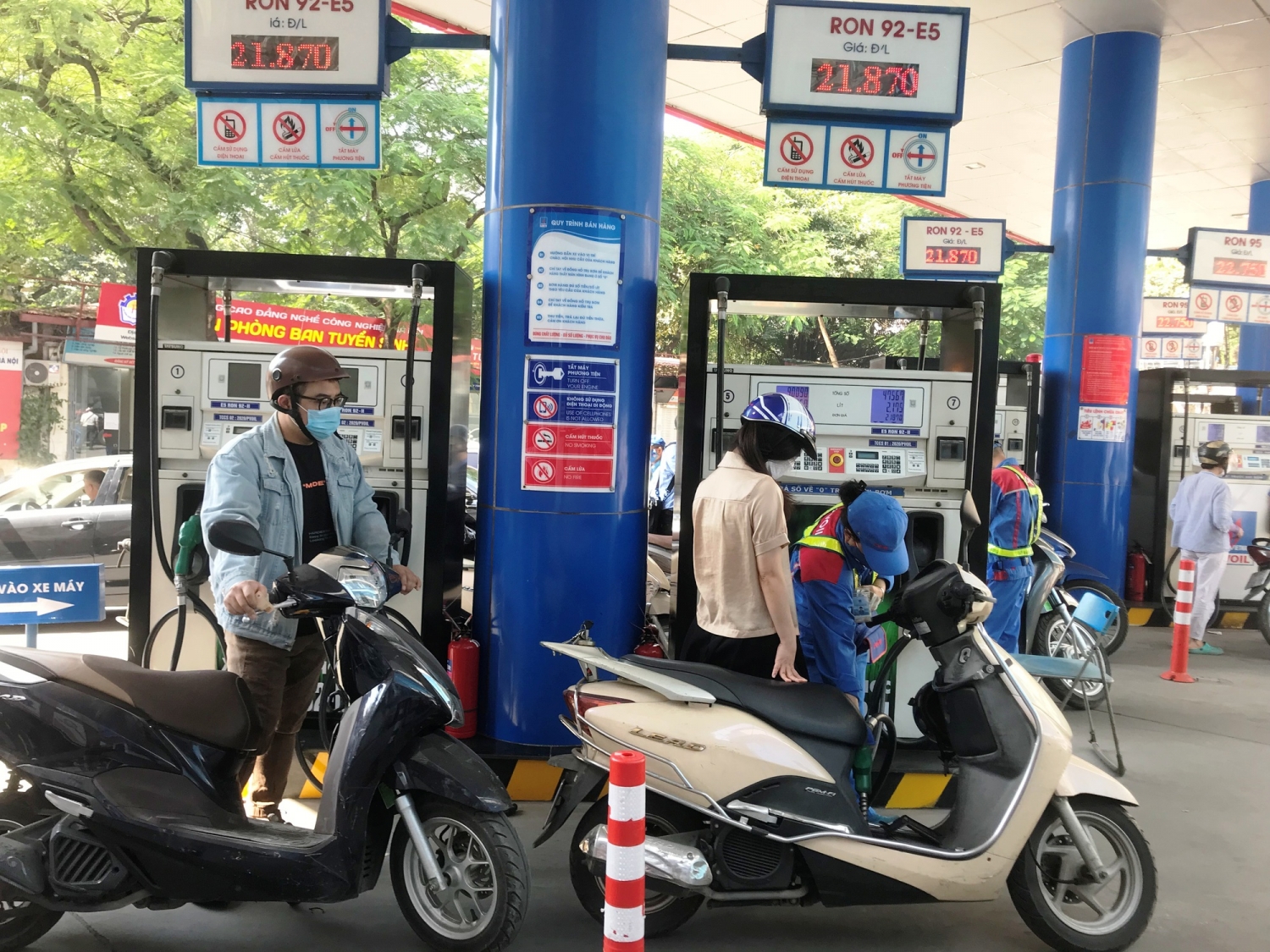 Tăng cường giám sát kinh doanh xăng dầu dịp Tết Nguyên đán 2023 Tăng cường giám sát kinh doanh xăng dầu dịp Tết Nguyên đán 2023
