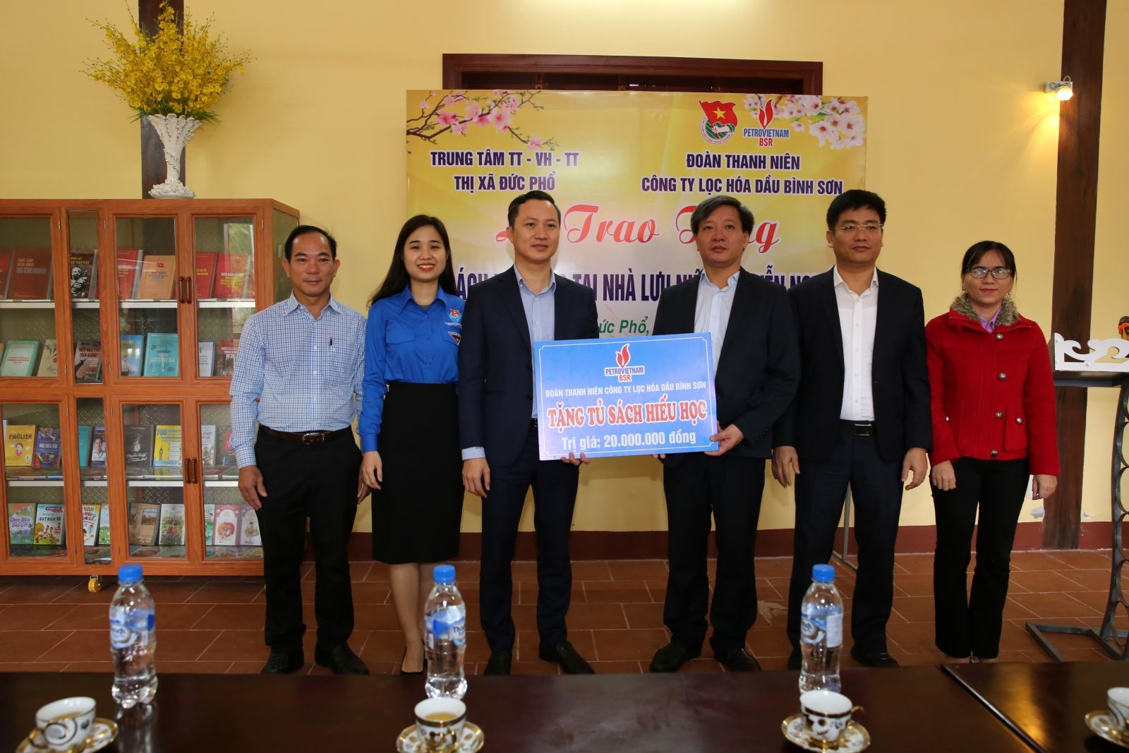 BSR trao 500 suất quà Tết và tủ sách hiếu học tại Thị xã Đức Phổ (Quảng Ngãi)