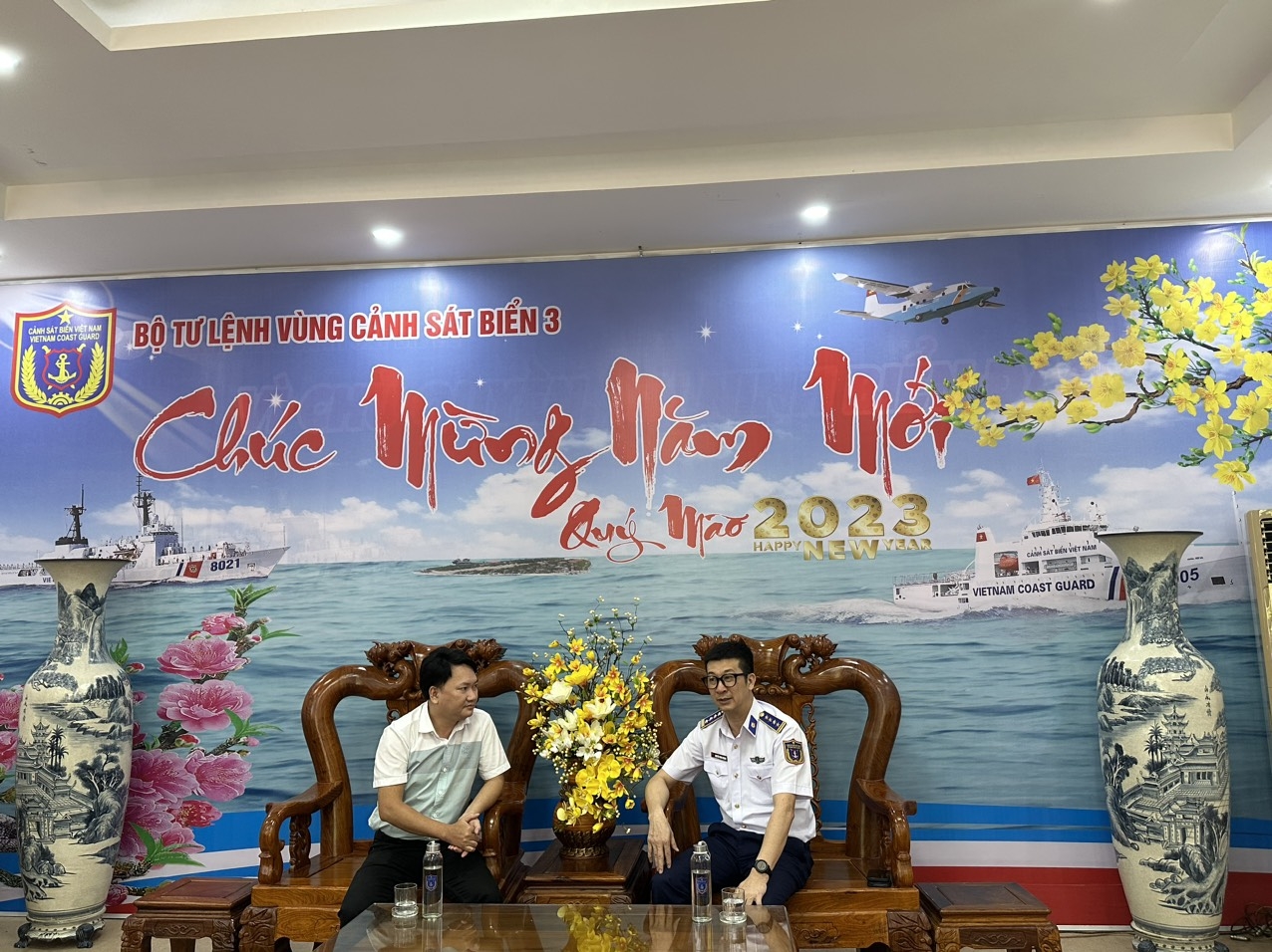 Trao tặng Tạp chí Năng lượng Mới số Xuân Quý Mão 2023 cho các đơn vị tại Bà Rịa - Vũng Tàu Trao tặng Tạp chí Năng lượng Mới số Xuân Quý Mão 2023 cho các đơn vị tại Bà Rịa - Vũng Tàu