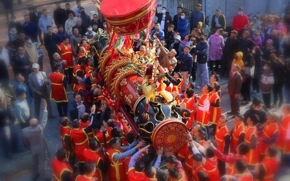 Tưng bừng lễ hội rước pháo làng Đồng Kỵ