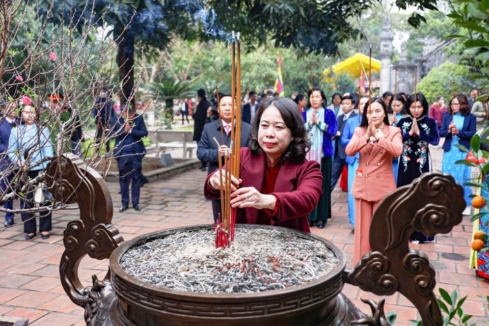 Tưng bừng khai hội đền Hai Bà Trưng Xuân Quý Mão 2023 Tưng bừng khai hội đền Hai Bà Trưng Xuân Quý Mão 2023