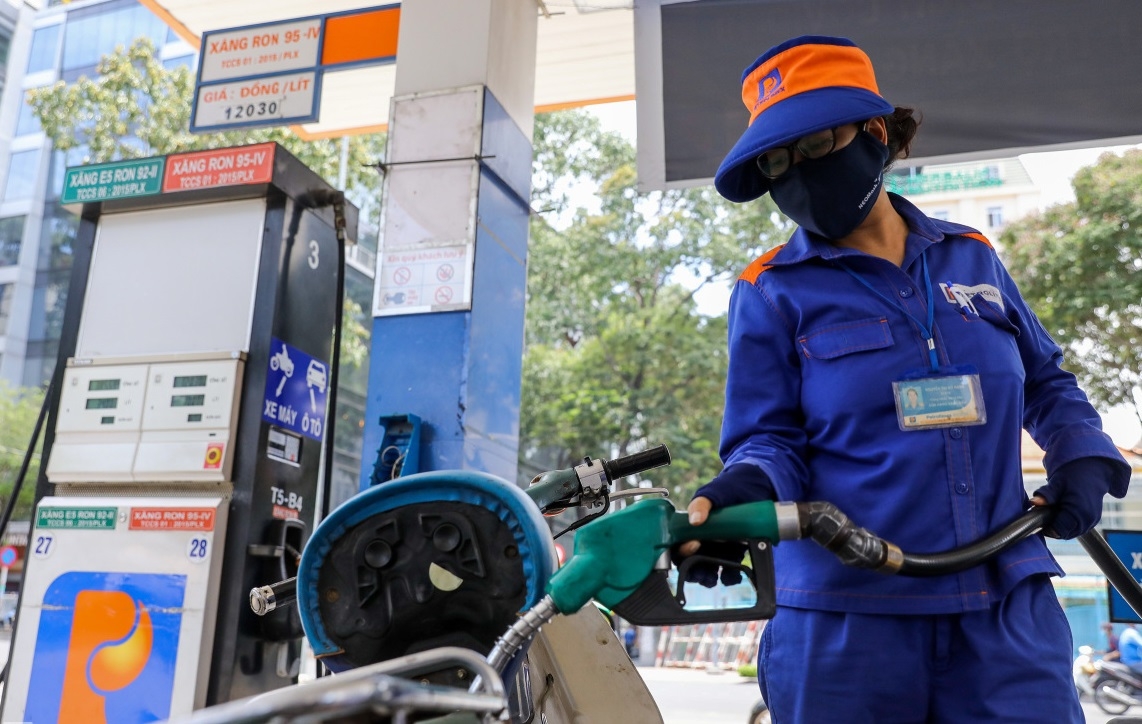 Nhập khẩu xăng dầu năm 2022 tăng mạnh Nhập khẩu xăng dầu năm 2022 tăng mạnh