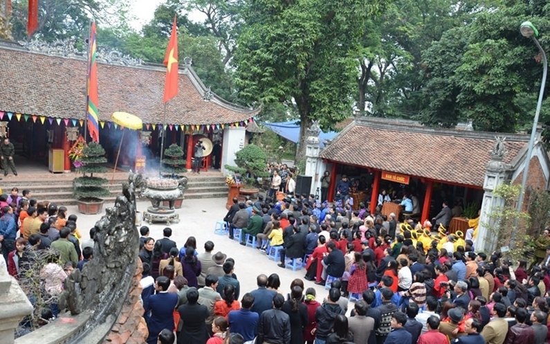 Lễ hội Đền Và: Độc đáo tục “chui kiệu