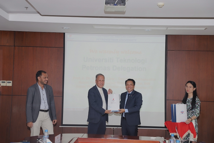 Trường Đại học Dầu khí Việt Nam tiếp đoàn công tác của Trường Đại học Công nghệ Petronas