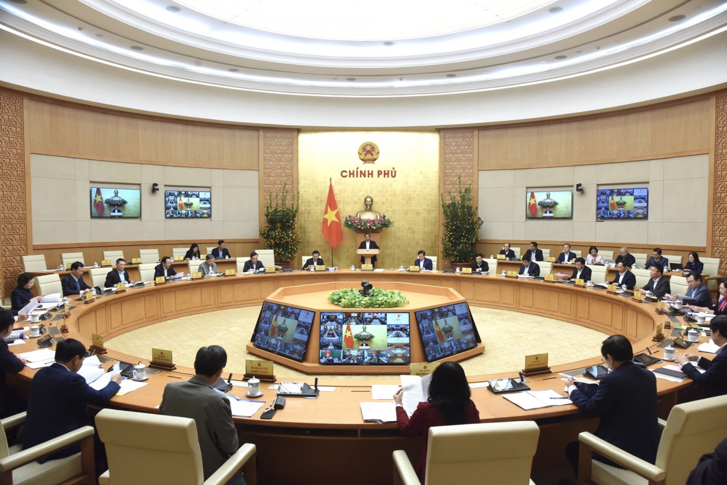 Thủ tướng yêu cầu chủ động giải quyết những vấn đề phát sinh, đẩy mạnh 3 đột phá chiến lược