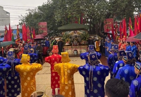 Độc đáo lễ hội “Vua Hùng dạy dân cấy lúa” Độc đáo lễ hội “Vua Hùng dạy dân cấy lúa”