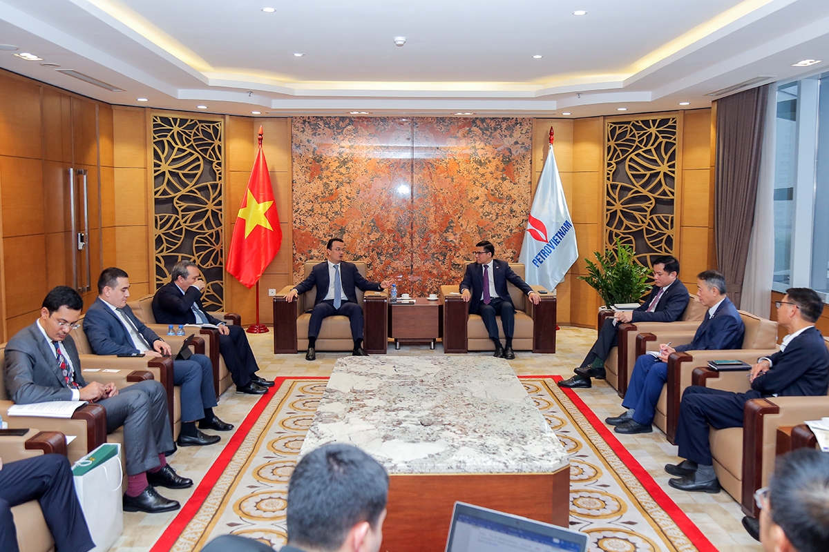Tổng Giám đốc Petrovietnam Lê Mạnh Hùng tiếp Bộ trưởng Bộ Đầu tư và Công Thương của Uzbekistan Tổng Giám đốc Petrovietnam Lê Mạnh Hùng tiếp Bộ trưởng Bộ Đầu tư và Công Thương của Uzbekistan