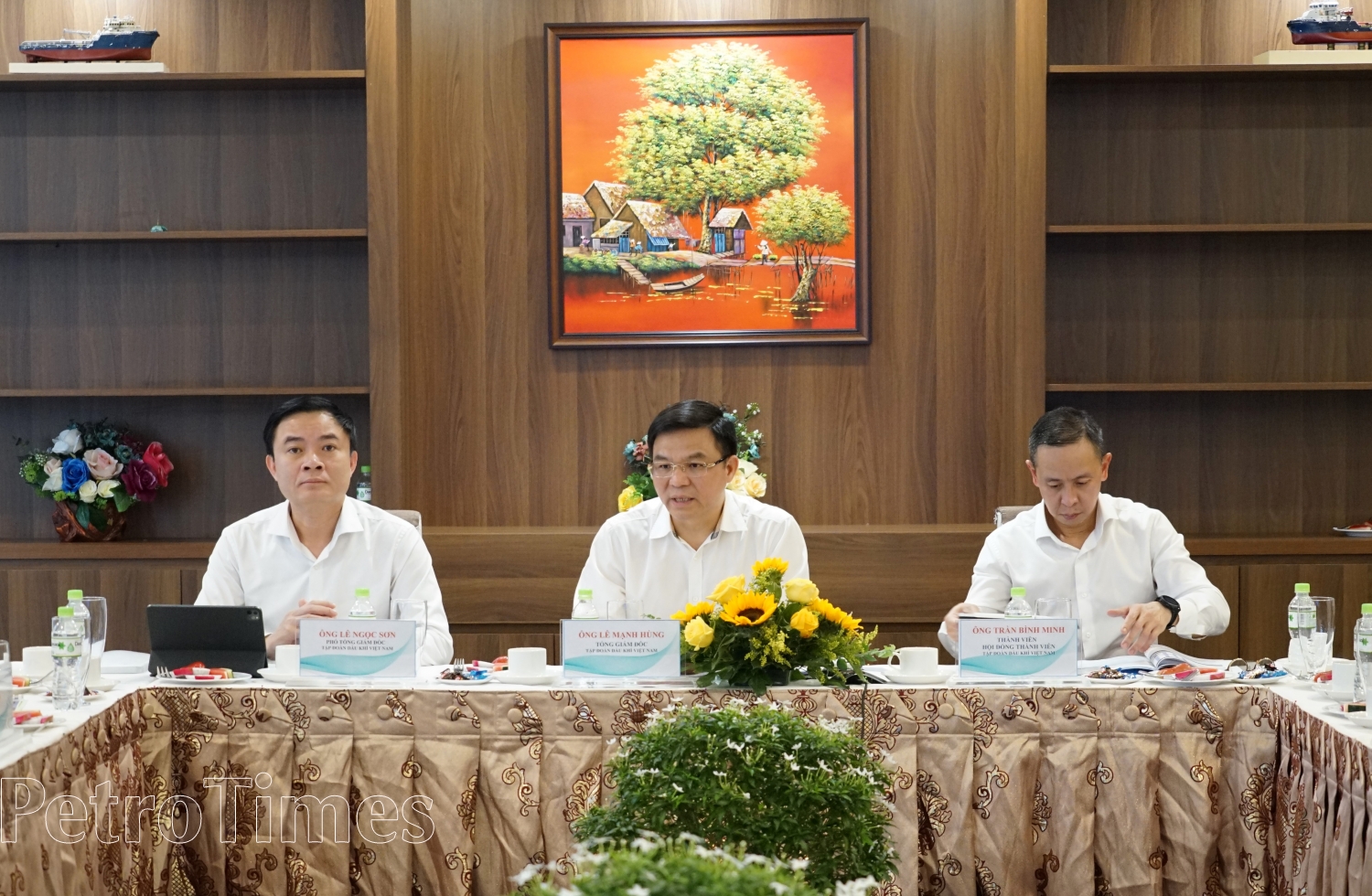 Tổng Giám đốc Petrovietnam Lê Mạnh Hùng làm việc với CLJOC: Lấy áp lực tăng trưởng làm động lực phát triển