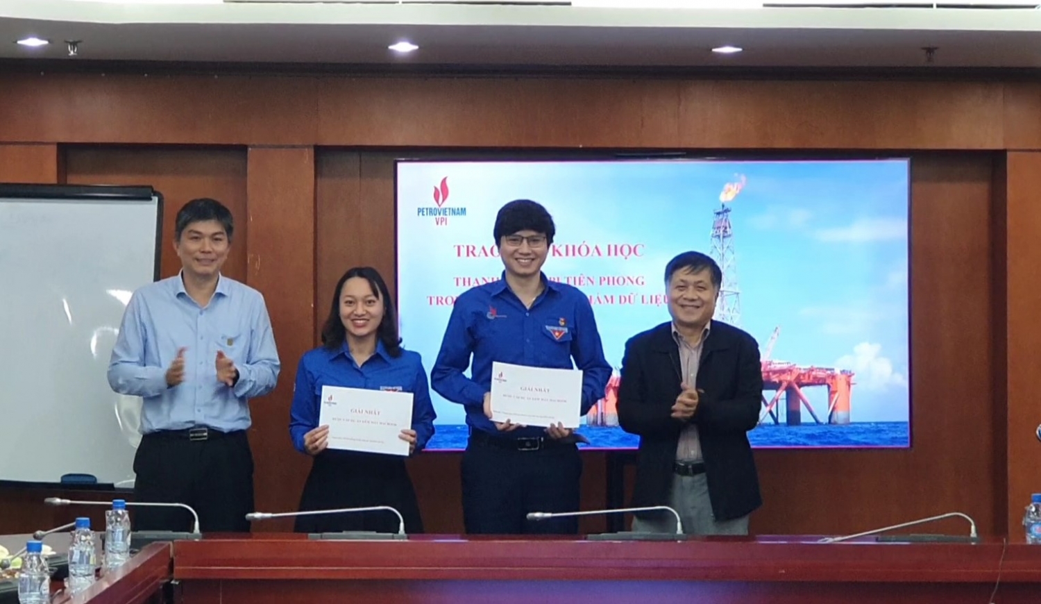 VPI tổng kết, trao giải cho 11 ý tưởng, giải pháp, sản phẩm dữ liệu VPI trao giải thưởng cho 11 sản phẩm dữ liệu dầu khí