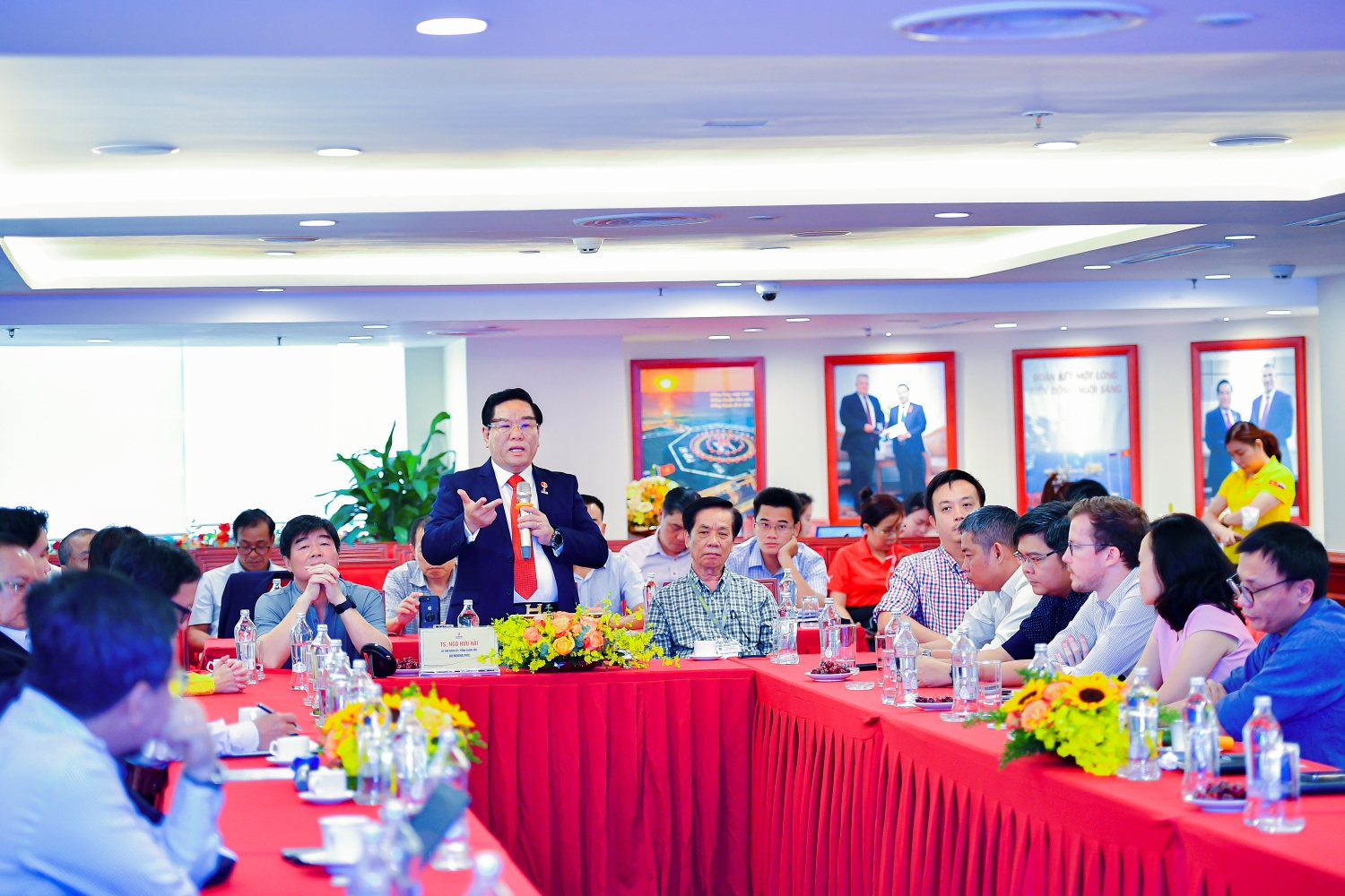 Nghiên cứu giải pháp thông minh cho chiến dịch khoan đan dày và thăm dò mở rộng Lô 05-2 & 05-3 của BIENDONG POC