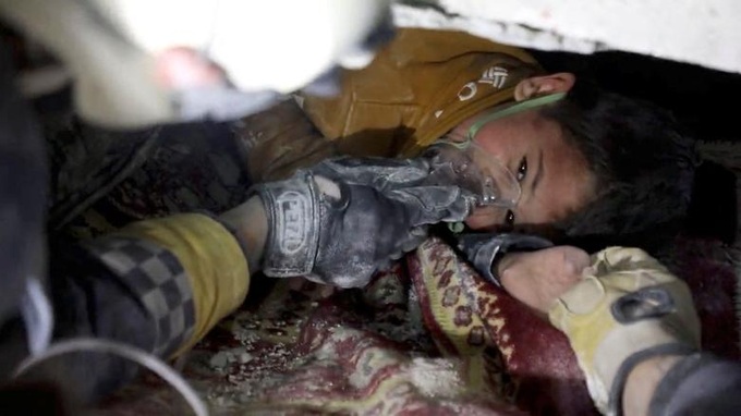 Những phép màu dưới đống đổ nát sau thảm họa động đất ở Thổ Nhĩ Kỳ, Syria - 2 Những phép màu dưới đống đổ nát sau thảm họa động đất ở Thổ Nhĩ Kỳ, Syria - 2