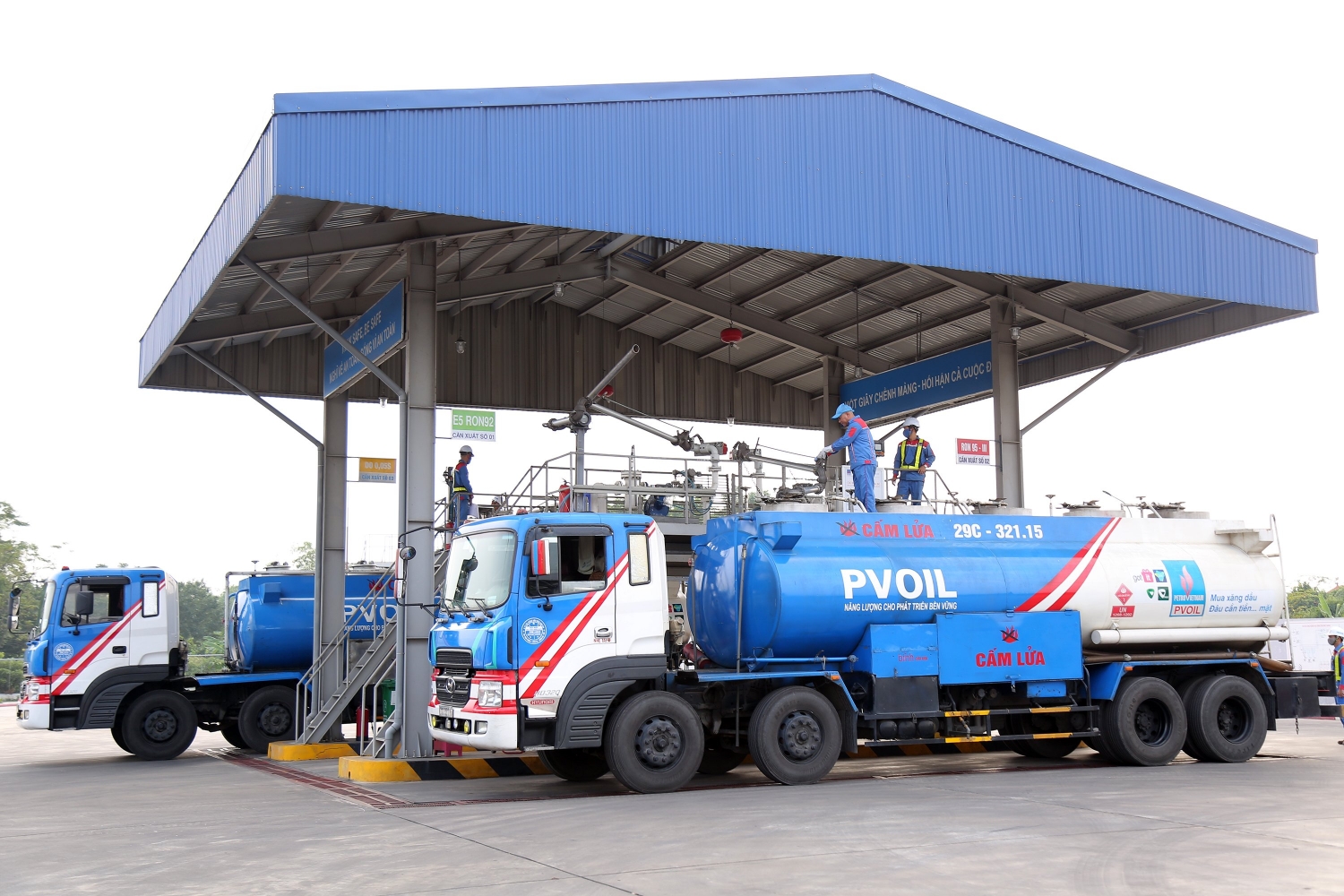 PVOIL lần đầu tiên vượt mốc doanh thu 100.000 tỷ đồng trong năm 2022