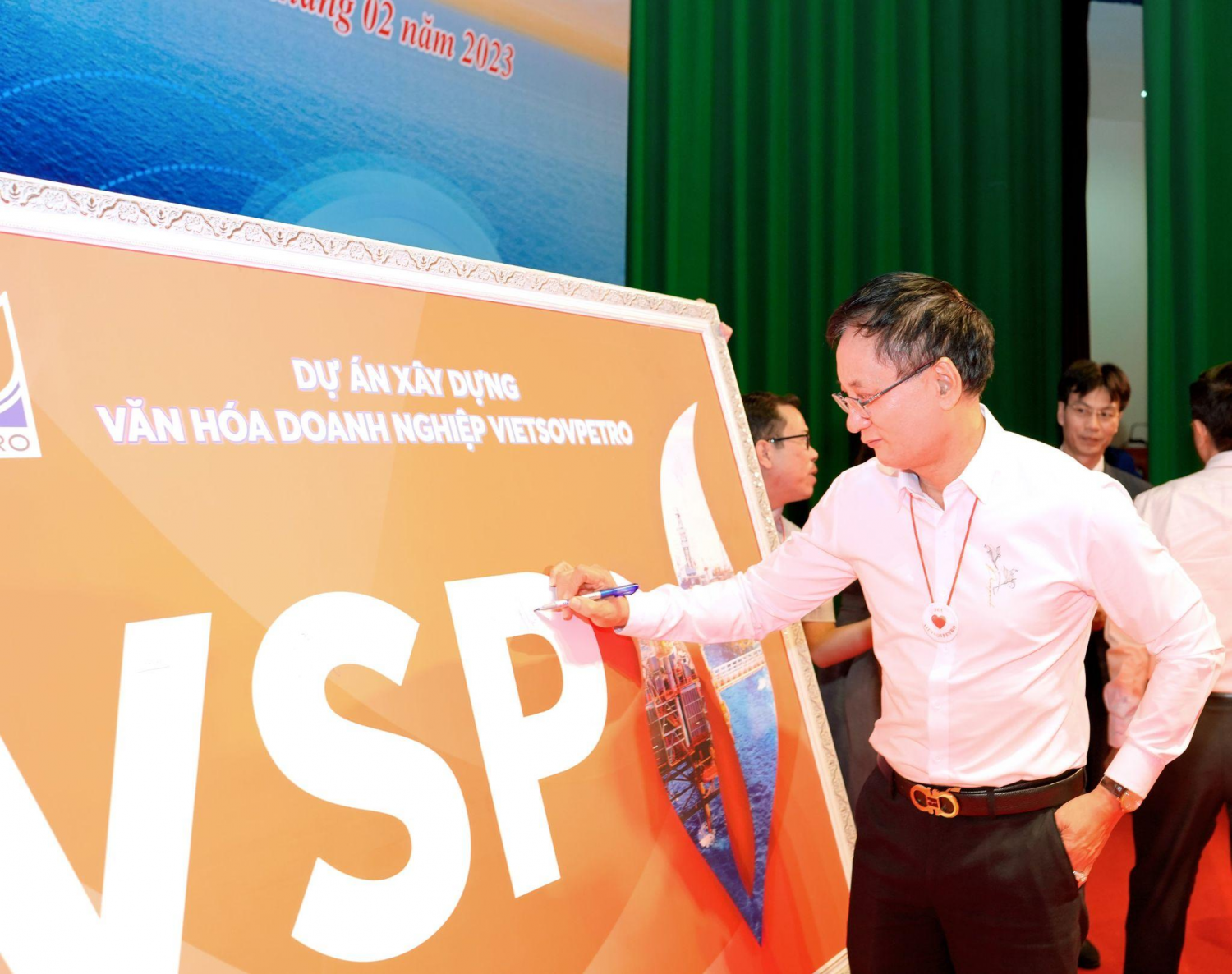 Hội thảo Văn hóa Doanh nghiệp Vietsovpetro “Dòng chảy hòa quyện của Lịch sử - Hiện tại - Tương lai”