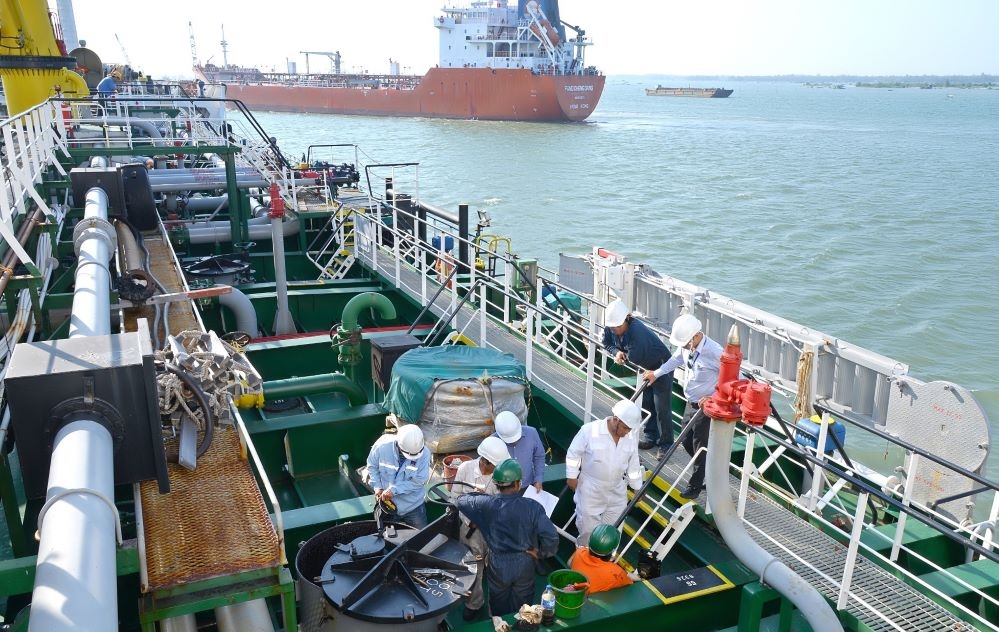 Việt Nam chi 1,7 tỉ USD nhập khẩu xăng dầu trong 2 tháng đầu năm 2023