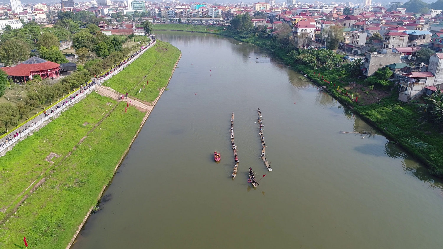 Đua bè mảng trên sông Kỳ Cùng - Một điểm nhấn văn hóa