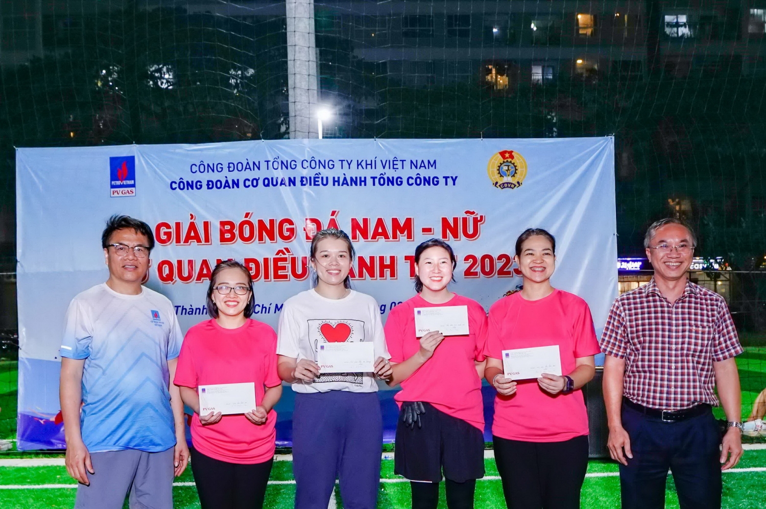 Trao giải cá nhân nữ xuất sắc