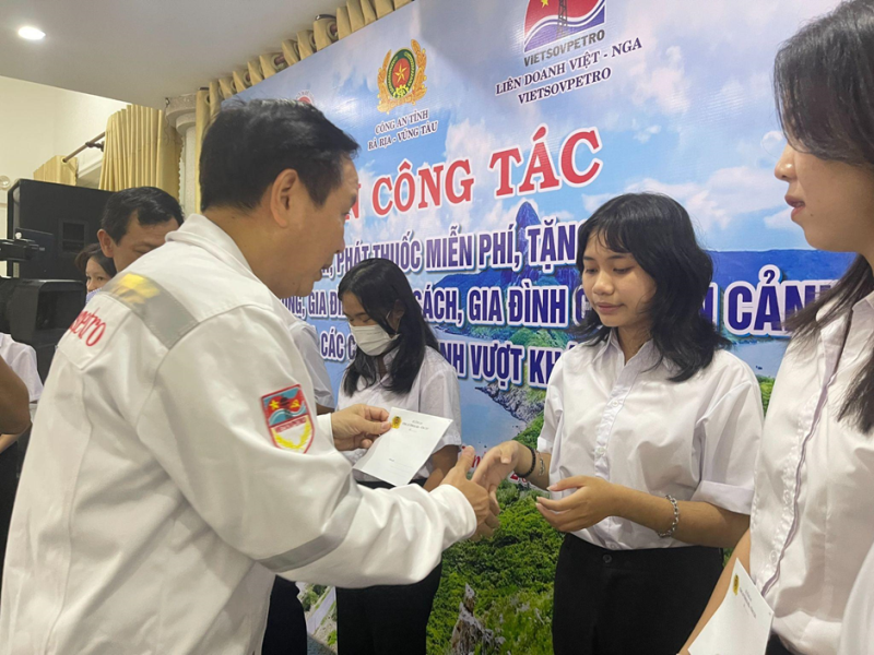 Vietsovpetro tổ chức chuỗi hoạt động an sinh xã hội tại Côn Đảo