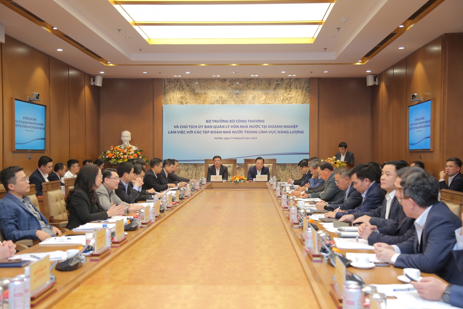 Tăng cường phối hợp giữa các tập đoàn năng lượng: Petrovietnam, EVN, TKV