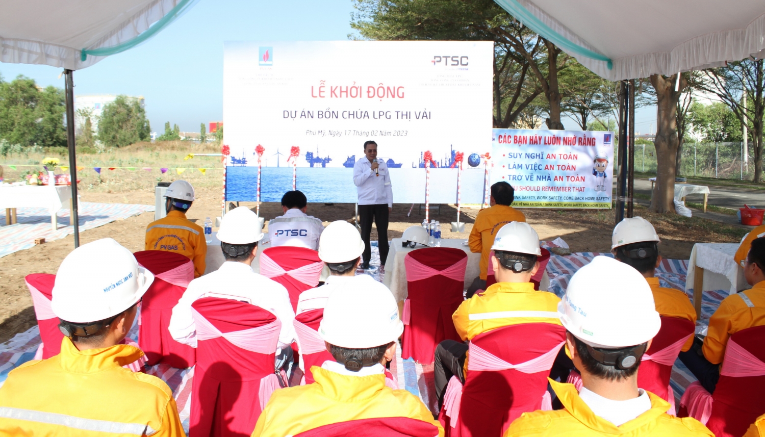 Đại diện lãnh đạo 2 đơn vị phát biểu cam kết hoàn thành thắng lợi – an toàn – hiệu quả các yêu cầu đề ra của Dự án